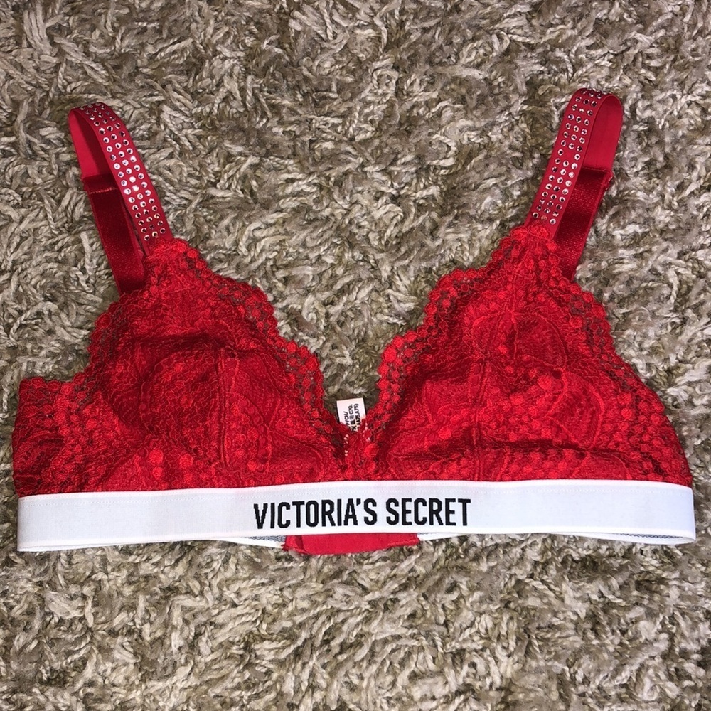 Victoria’s Secret Bra red lace bling bra lounger size small vs bra evening wear‍